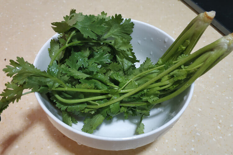 云南大香菜和普通香菜的区别是什么?之前在云南吃过一次