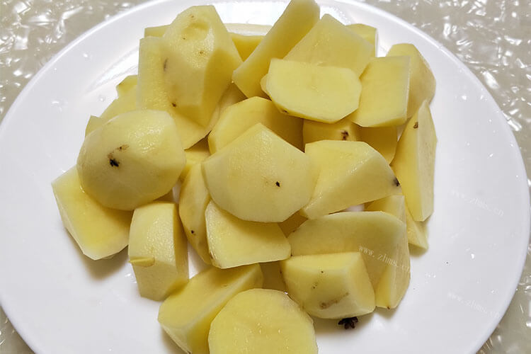 土豆是很多人喜欢吃的菜，土豆种子保存方法是什么呢？