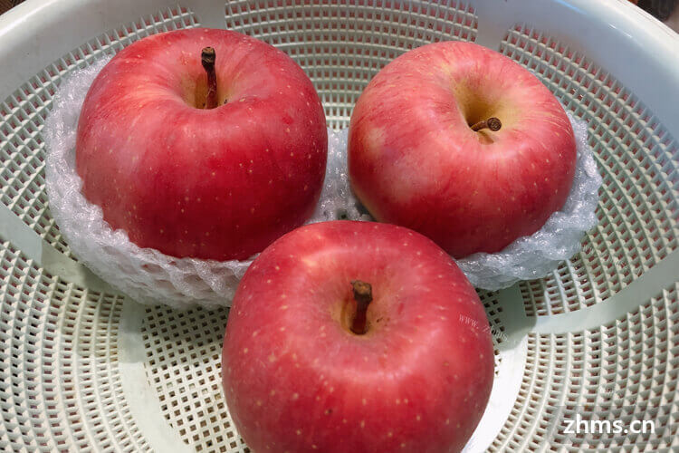苹果中还有很多人体所需的营养成分。苹果的热量是多少吗
