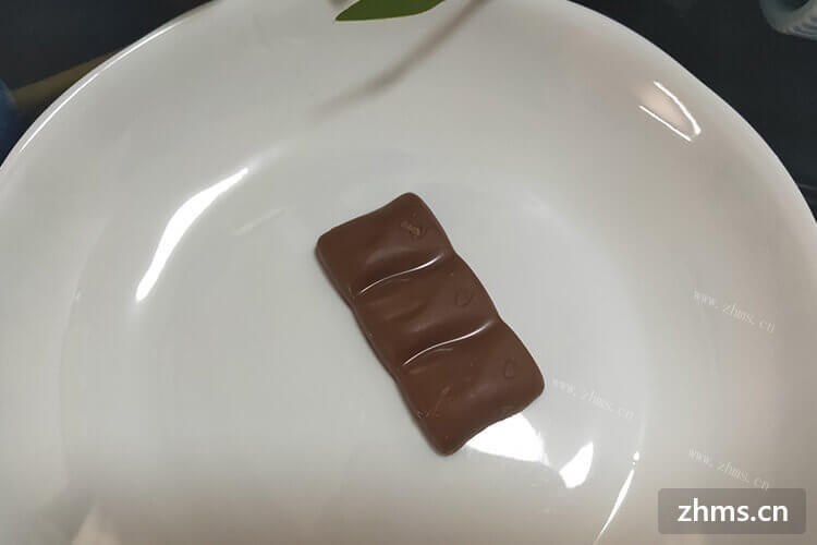今天准备吃巧克力，果仁巧克力怎么样呢？