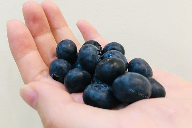 我想解冻蓝莓，蓝莓怎么解冻？