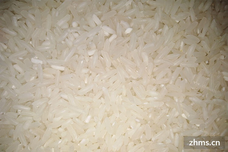 买了一些大米回家，蒸大米多久能熟呢？