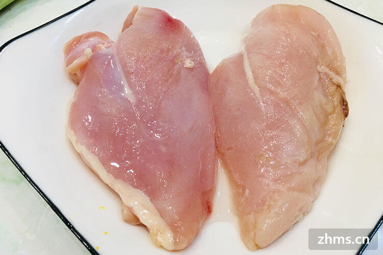 买来一些鸡胸肉，不知道怎么吃，想知道鸡胸肉怎么吃不会腥呢？