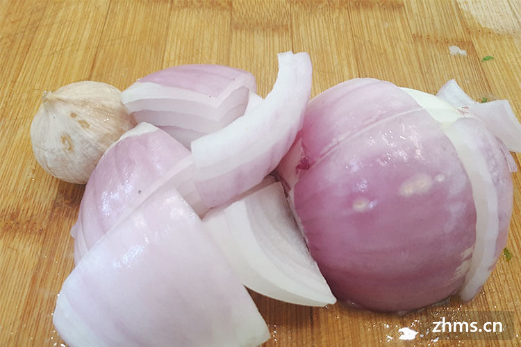 紫色洋葱凉拌怎么拌好吃呢？