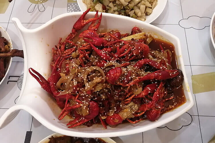 喜欢吃小龙虾，湖南和湖北小龙虾差异是什么？