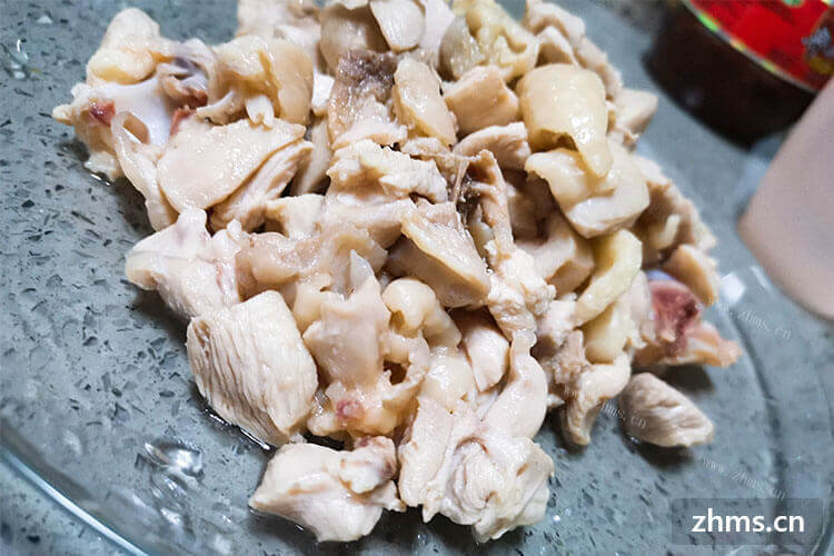 鸡肉是蛋白质含量非常多的一种肉类，鸡肉丝菇价格一般多少钱
