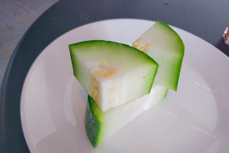 冬瓜花的颜色和形状请问是什么样子的呢？什么时候能吃呢？