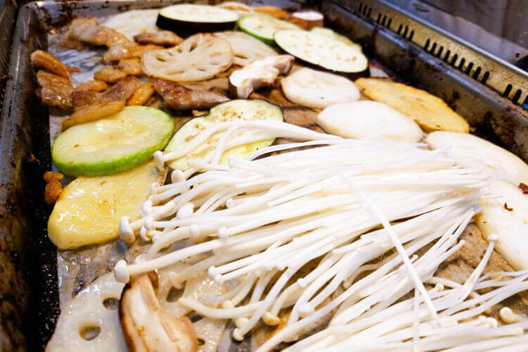 自助烤肉店也是有很多的，自贡有尚品宫韩式自助烤肉好吃吗？