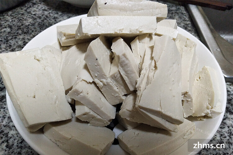 豆腐有很多种做法，那家常豆腐的做法是怎样的呢？