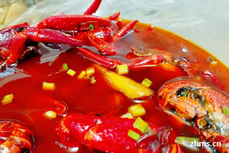 最近到了吃小龙虾的季节，湖北油焖小龙虾怎么做好吃