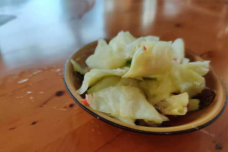 自己动手腌制一些泡菜，腌制泡菜的方法步骤是什么？