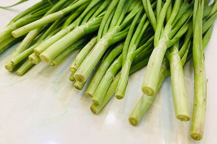 刚刚在超市里买回来了一些虾仁，韭菜鸡蛋虾仁饺子怎么做好吃？