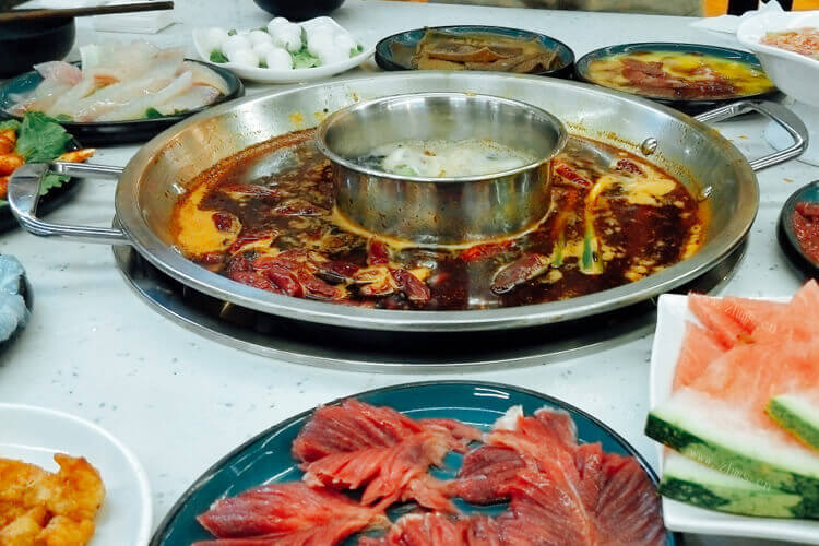重庆最火的鱼火锅好吃吗？想去吃美蛙恋鱼头