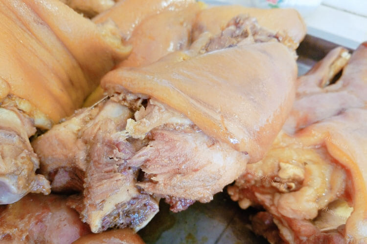 猪头肉也是很好吃的，可以卤着吃，做卤猪头肉的方法是什么呀？