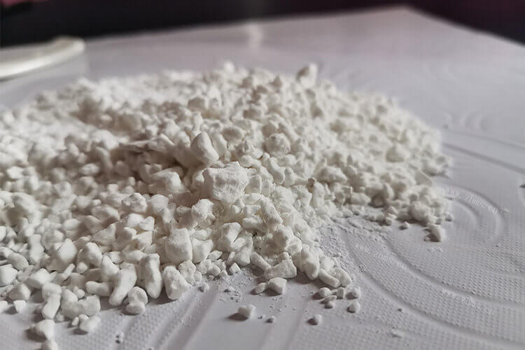 准备油炸排骨，煮过的排骨油炸放多少淀粉？