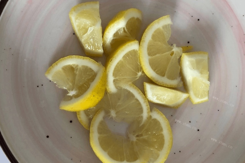 芒果柠檬百香果饮品的做法，夏天消暑解渴就要做它第一步