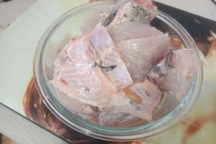 准备煮一些酸菜鱼来吃，煮酸菜鱼是用草鱼还是青鱼？
