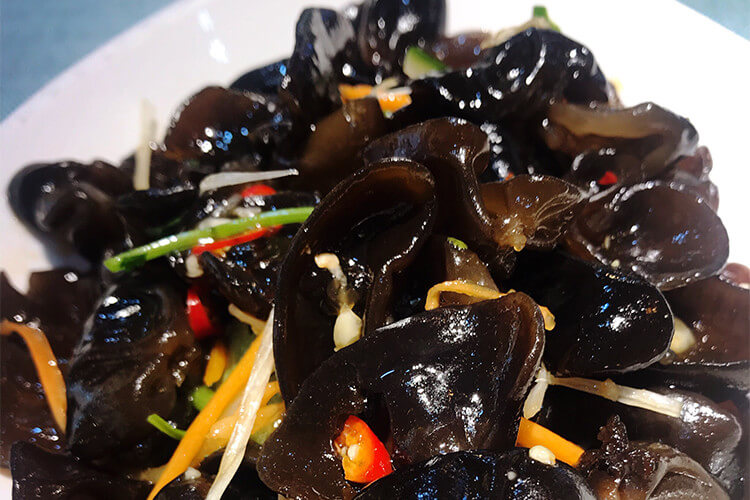 阳朔美食打卡,大师傅啤酒鱼厉害了 阳朔美食打卡,大师傅啤酒鱼厉害了