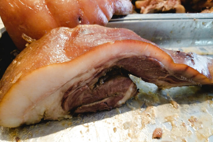 怎样凉拌猪头肉，凉拌猪头肉的猪头肉需要煮熟了之后再凉拌吗？
