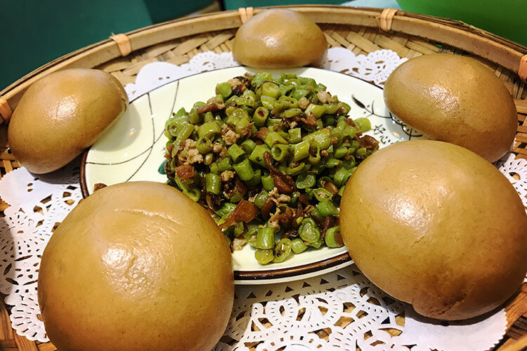 阳朔美食打卡,大师傅啤酒鱼厉害了 阳朔美食打卡,大师傅啤酒鱼厉害了