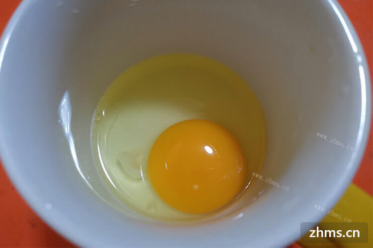 想要打发蛋清，请问蛋清中有蛋黄能打发吗？