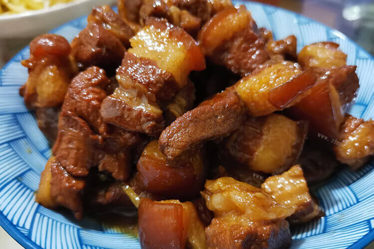 我想做一些红烧肉，红烧肉生抽老抽各多少？