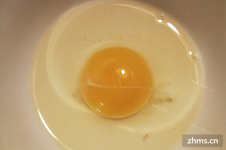 我今天想打发蛋清，加了水和蛋黄的蛋清还能够打发吗？