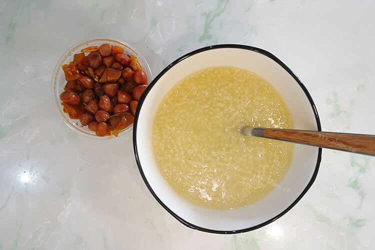 买了一些绿豆粥，绿豆粥配什么菜吃最合适？