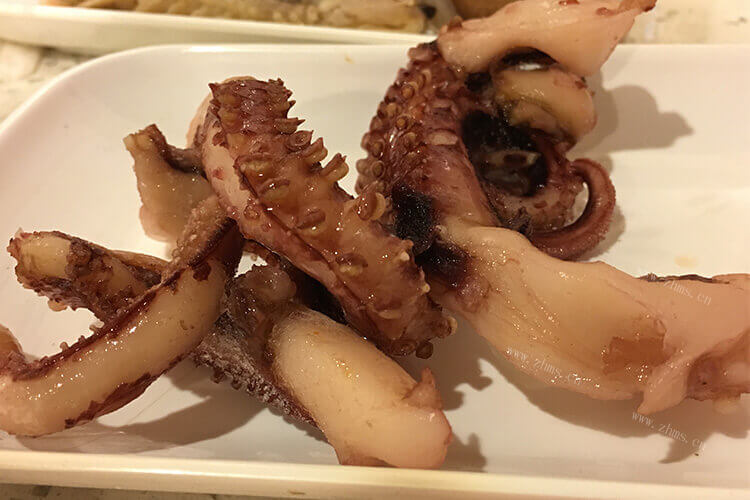 最近想吃章鱼，请问章鱼怎么炒好吃又嫩？