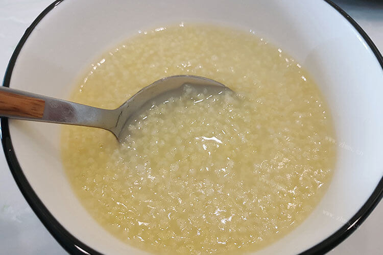 薏仁煮粥前需要炒熟吗？薏仁还可以用来做什么菜？