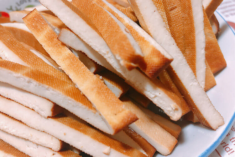 买了一些豆腐干，真空包装的豆腐干过期了还能吃吗？