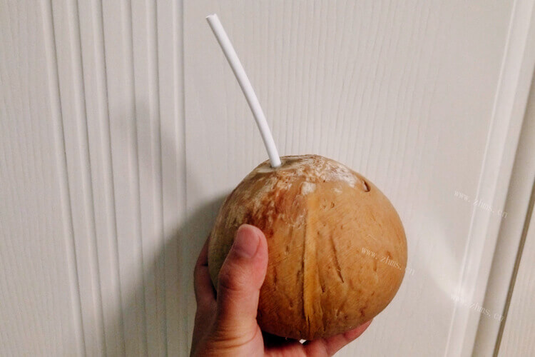 椰子肉炒什么菜好吃，有谁可以介绍一些？