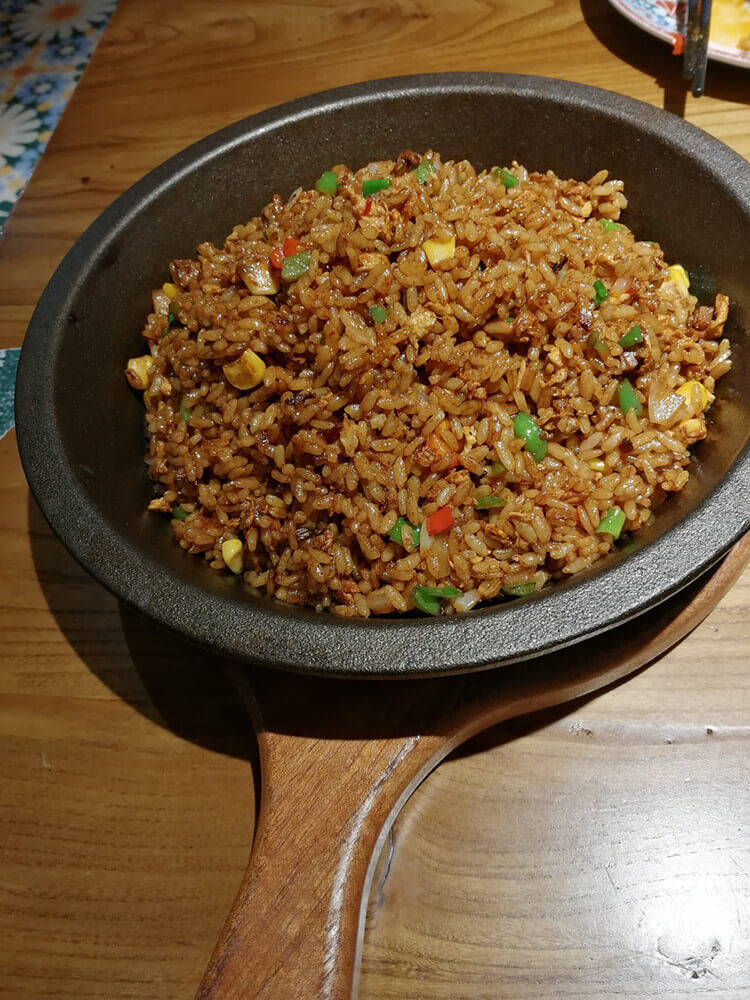 民族风情十足又不缺少时尚气息,新疆菜餐厅里我只能服“疆味”了 民族风情十足又不缺少时尚气息,新疆菜餐厅里我只能服“疆味”了