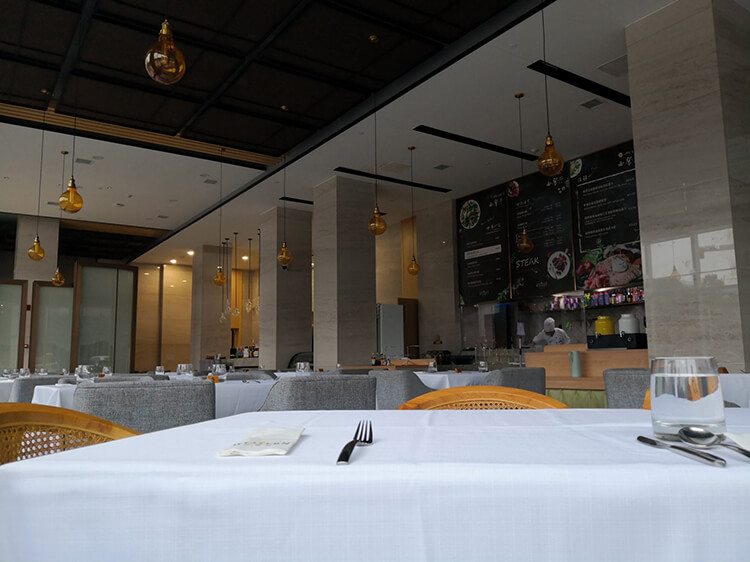 浪漫约会首选的西餐厅：金磊西餐厅，简洁安静的环境最适合谈情说爱了