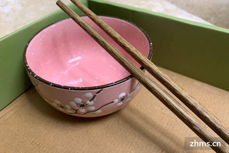 家里的筷子需要更换了，请问筷子用什么材质的安全？