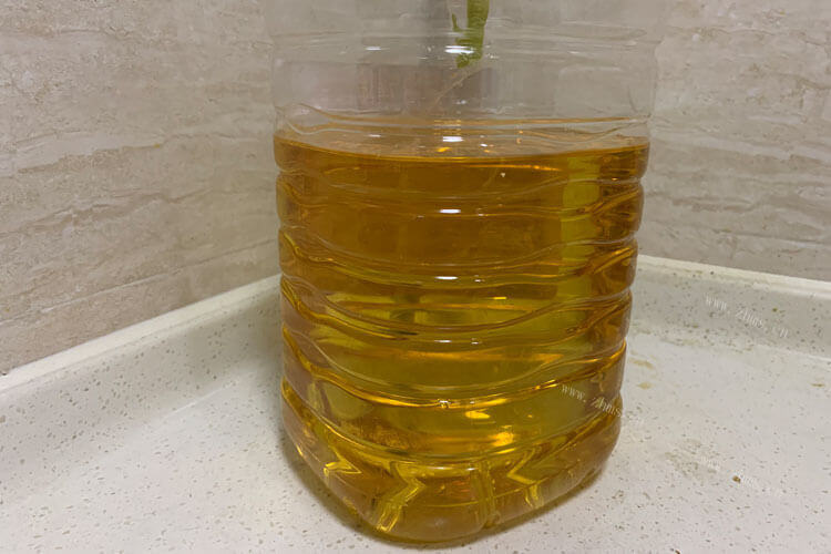 我想买花生油，花生油等级分类标准什么是比较好的呢？