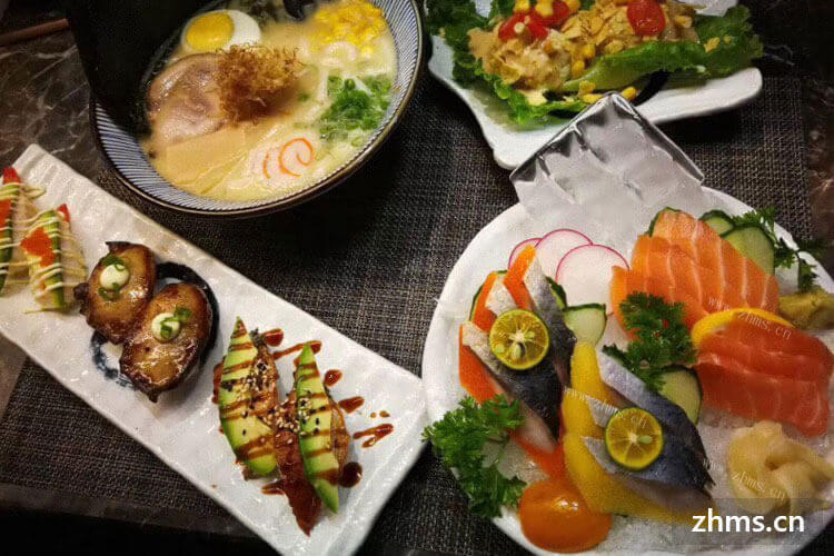 日本人特别喜欢吃三文鱼，三文鱼边角料怎么去刺呢