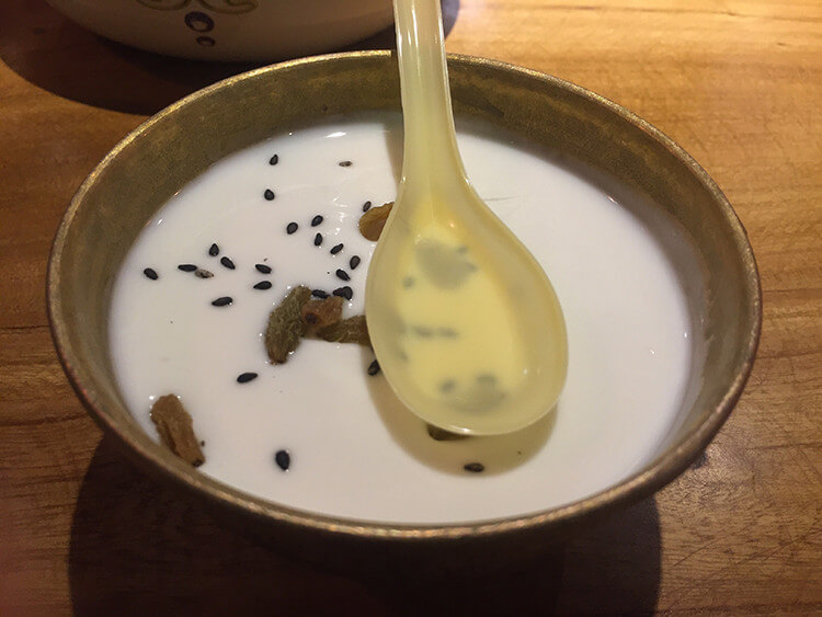 民族风情十足又不缺少时尚气息,新疆菜餐厅里我只能服“疆味”了 民族风情十足又不缺少时尚气息,新疆菜餐厅里我只能服“疆味”了
