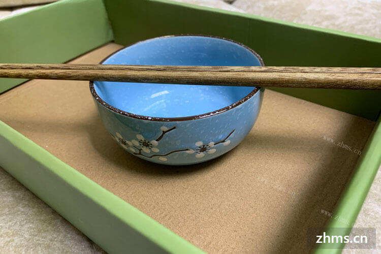 家里的筷子需要更换了，请问筷子用什么材质的安全？