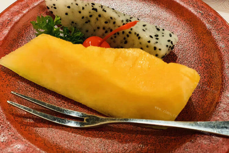 哈密瓜分为了很多种类，青哈密瓜和黄哈密瓜哪个好吃？