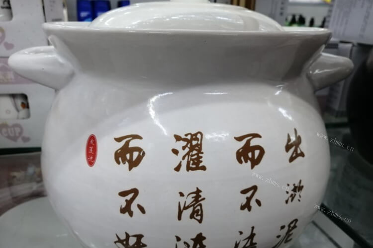 买了一些冬瓜和玉米，砂锅冬瓜玉米胡萝卜排骨汤怎么做？