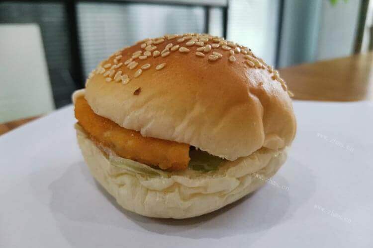 想要吃汉堡了，汉堡配什么饮料好一些？