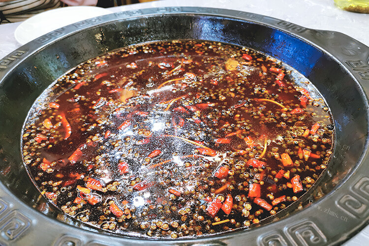 正宗牛肉板面铁锅柴鸡火锅怎么样，在哪里可以吃到呢？