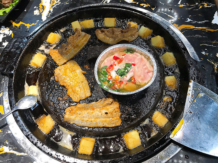 盘盘考第一也不能盘盘吃烤肉,因为要长膘! 盘盘考第一也不能盘盘吃烤肉,因为要长膘!