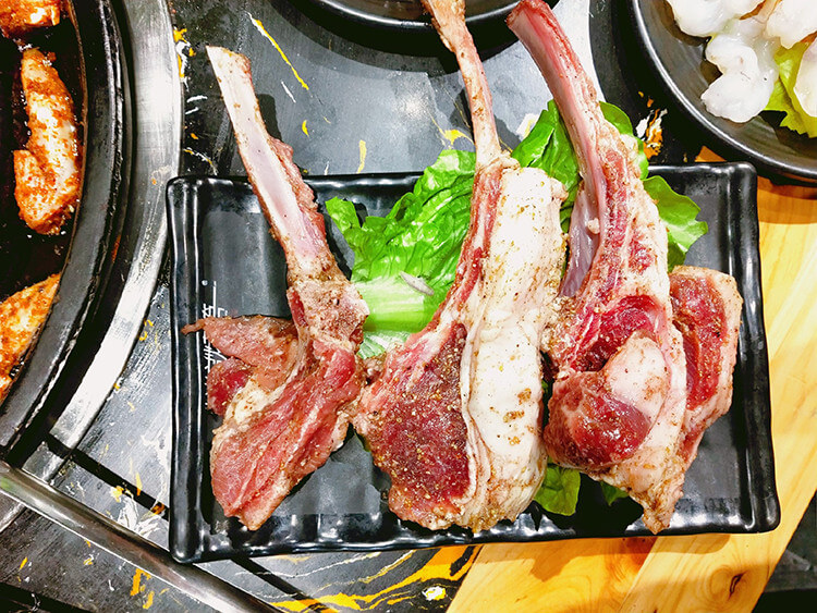 盘盘考第一也不能盘盘吃烤肉,因为要长膘! 盘盘考第一也不能盘盘吃烤肉,因为要长膘!