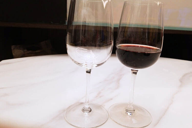 满了二十岁第一次喝红酒，请问第一次喝红酒需要注意什么？