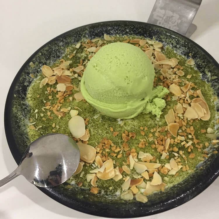 一家学生党吃到毕业还要再回顾的冰店,水果冰上面草莓能铺满! 一家学生党吃到毕业还要再回顾的冰店,水果冰上面草莓能铺满!