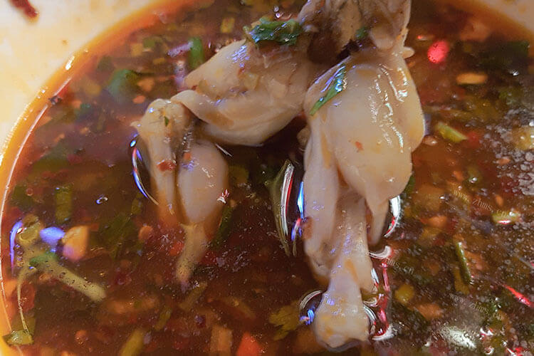 想自己做牛蛙，水煮牛蛙用什么底料？