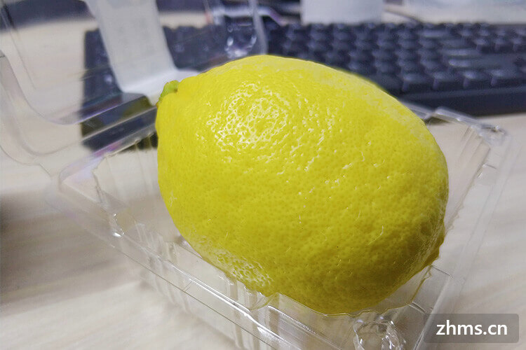 柠檬皮能不能生吃 柠檬皮能不能生吃