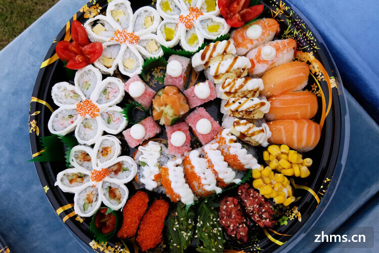 金枪鱼寿司很高级不会做？教你简单几步在家做出好吃的金枪鱼寿司